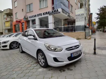 HYUNDAI ACCENT BLUE